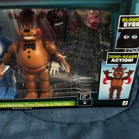 Five Nights at Freddy's 4-Pack: Toy Freddy Toy Bonnie Toy Chica & Mangle 5” - Picture 3 of 10